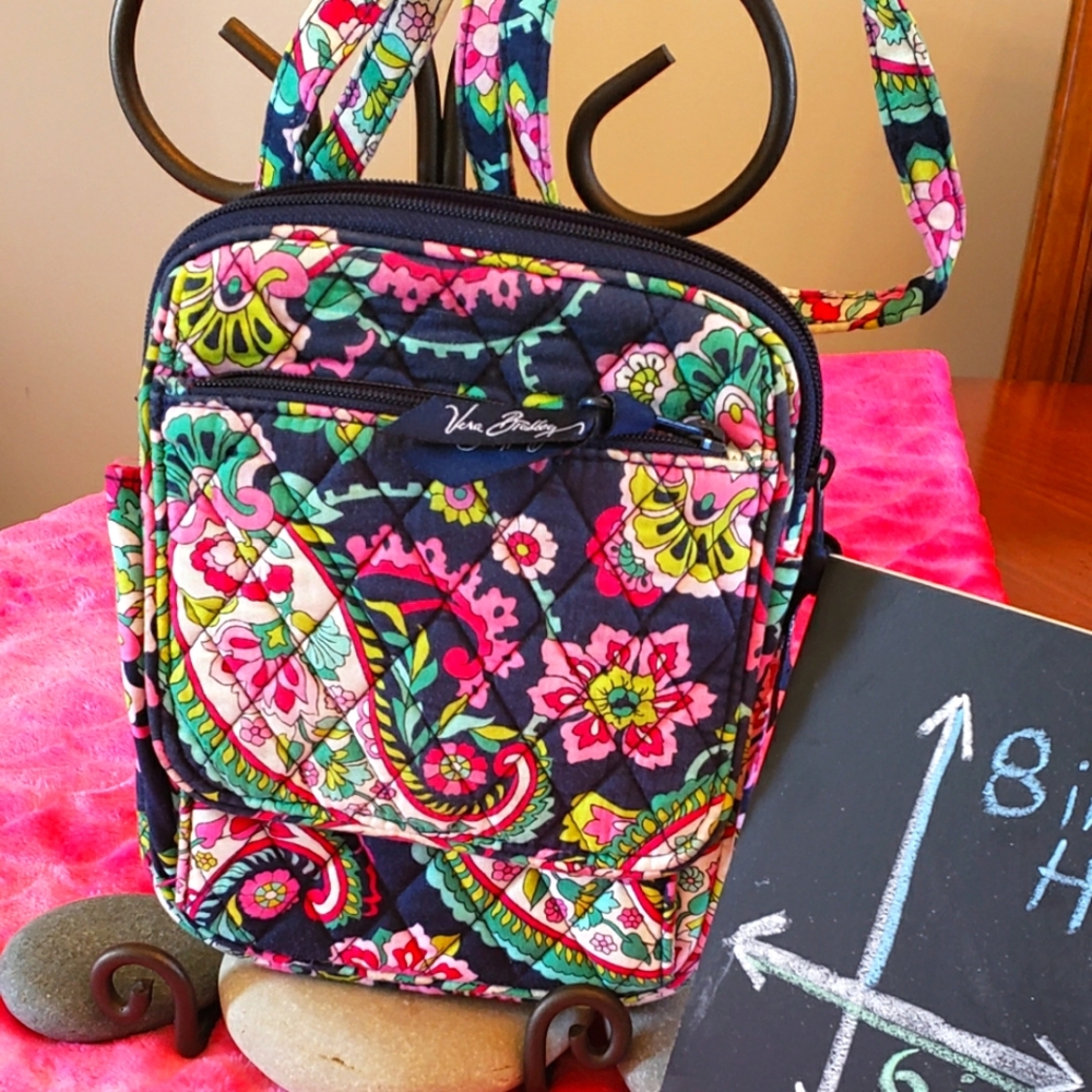 VERA BRADLEY Crossbody Bag in Excellent Condition No Signs of Wear